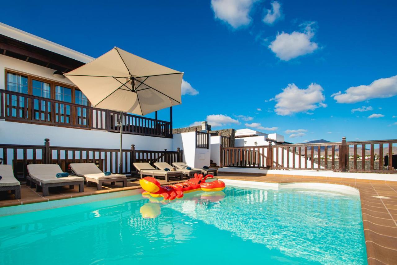 Villa Vista Rey - 6 Bedroom - Heated Pool - Amazing Views - Pool Table - Vista Lobos - Playa Blanca エクステリア 写真
